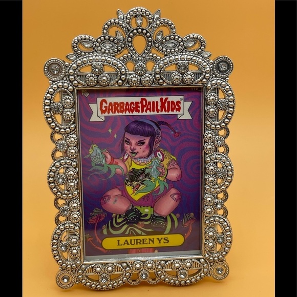 Mini framed Lauren YS 2021 Beyond the Streets Special Edition Garbage Pail Kids - Picture 1 of 7